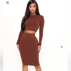 Elegant Brown Ribbed Skirt